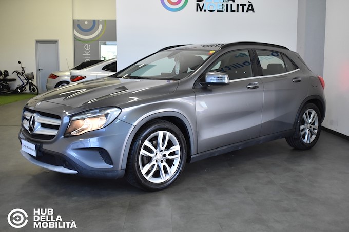 MERCEDES-BENZ GLA 200 d Automatic Business